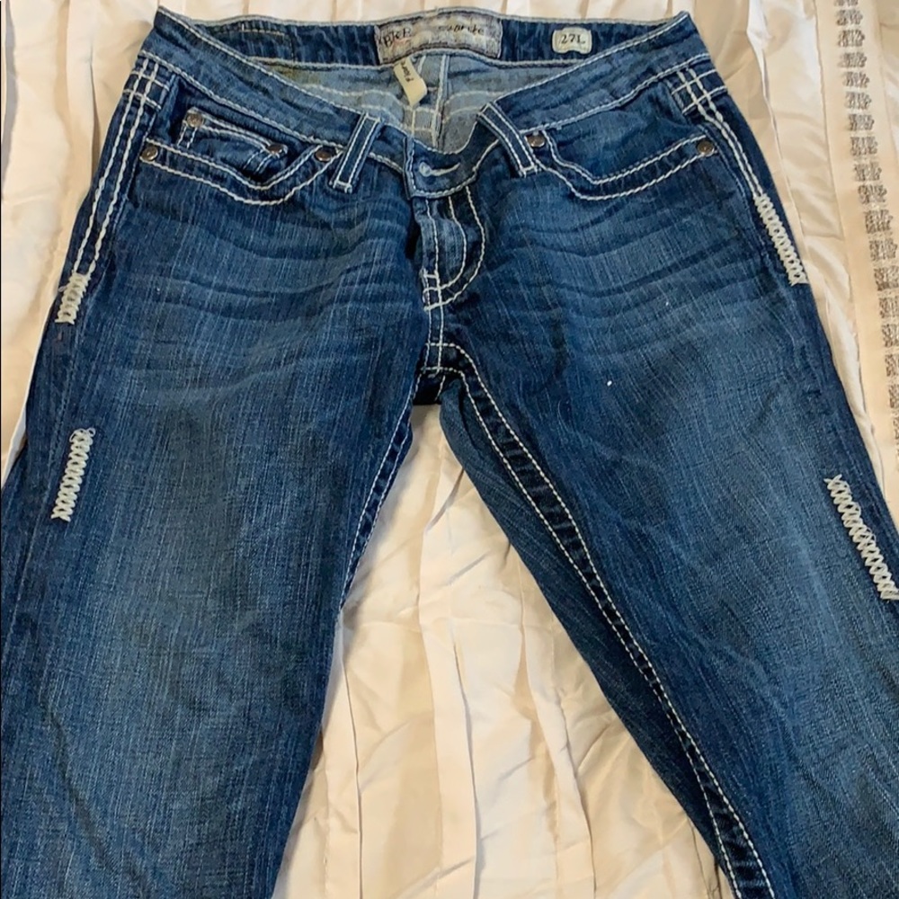 Buckle jeans